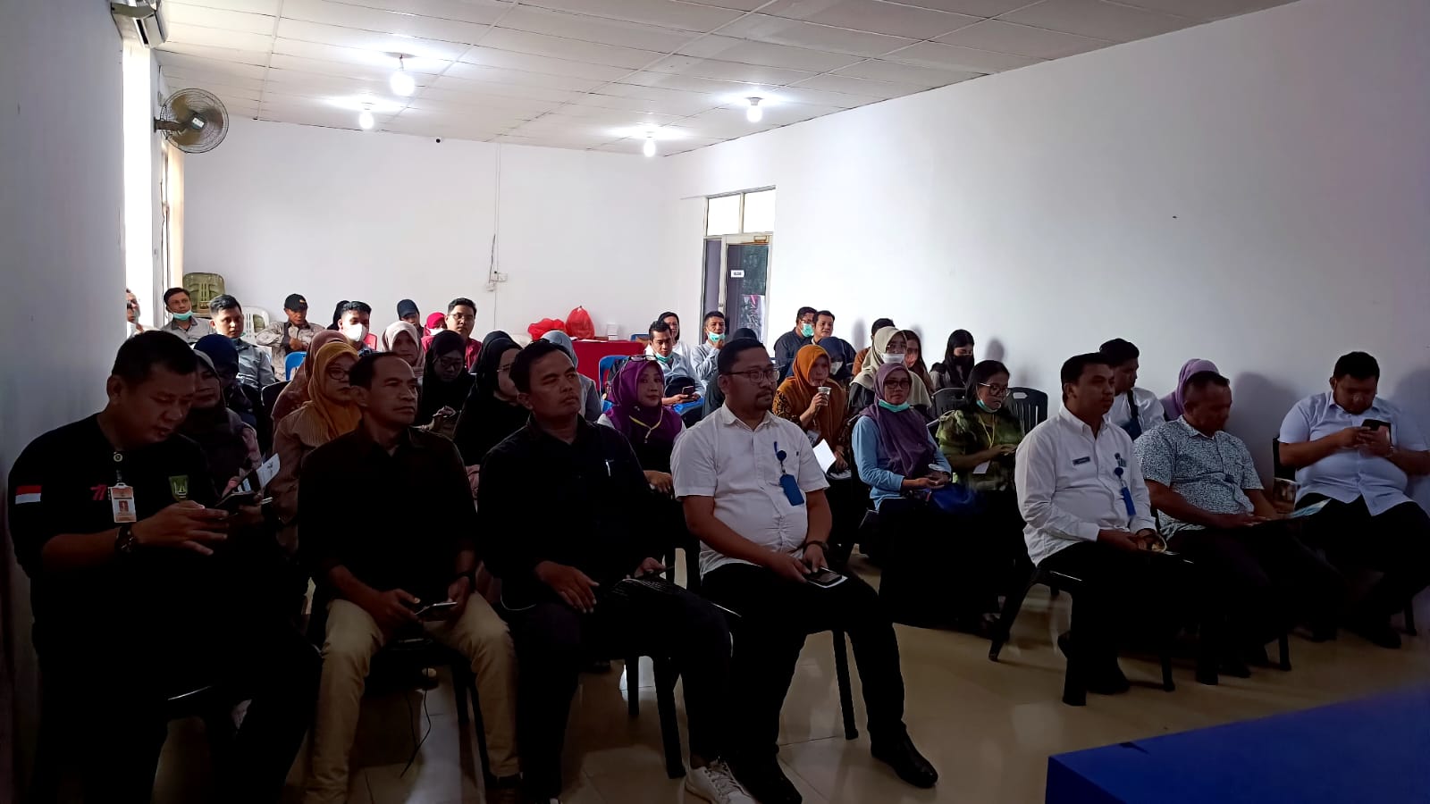 RAPAT PELAKSANAAN PENDATAAN REGSOSEK DI KECAMATAN BENGKONG TAHUN 2022 ...